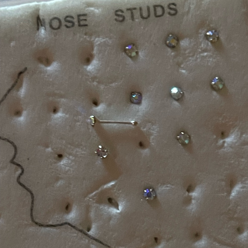 Sterling Silver Nose Stud ✨ - Picture 2 of 2